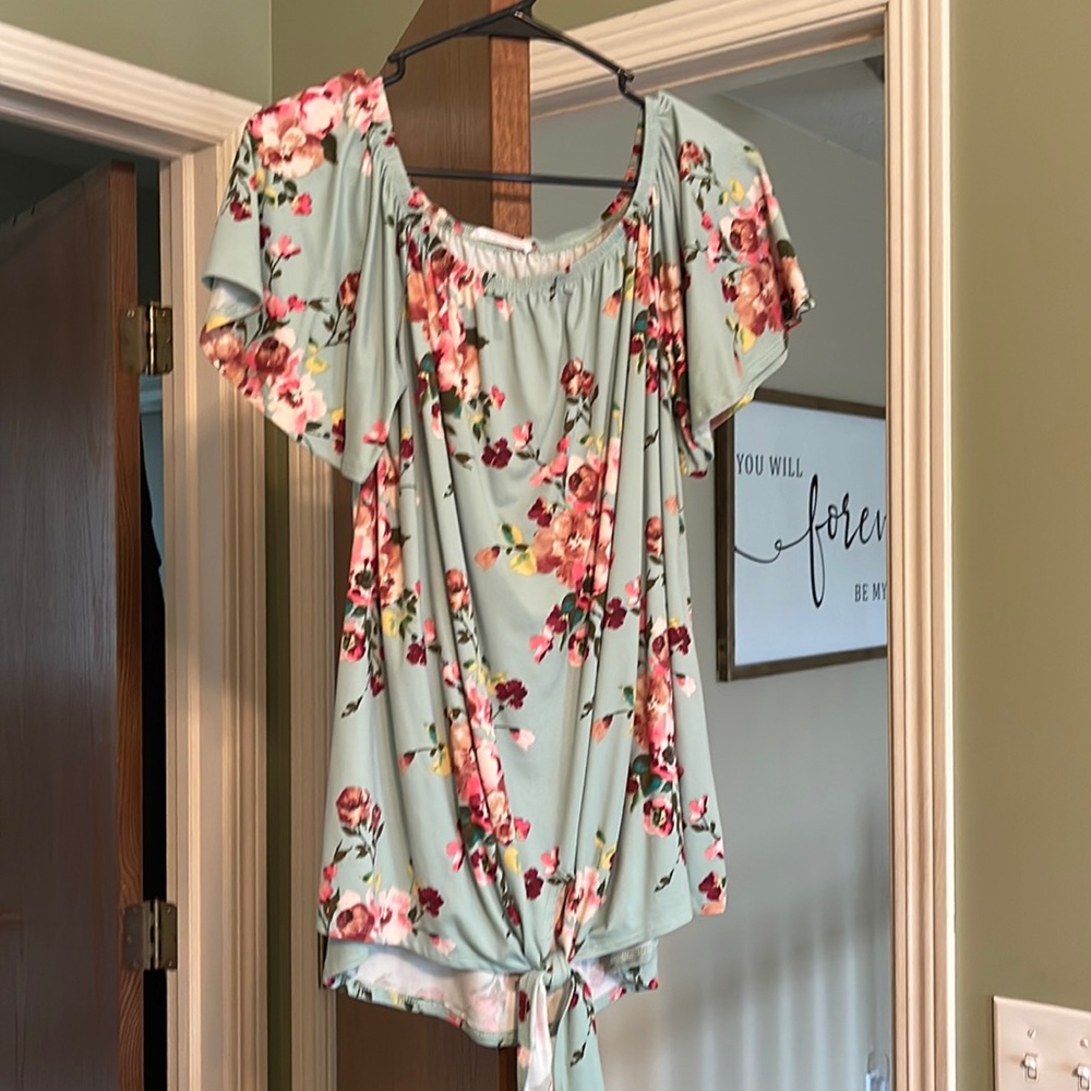 Reborn J scoop neck shirt